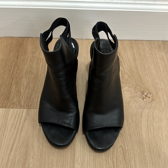 Kenneth Cole Reaction Black Leather Mules W6 - Picture 2 of 8